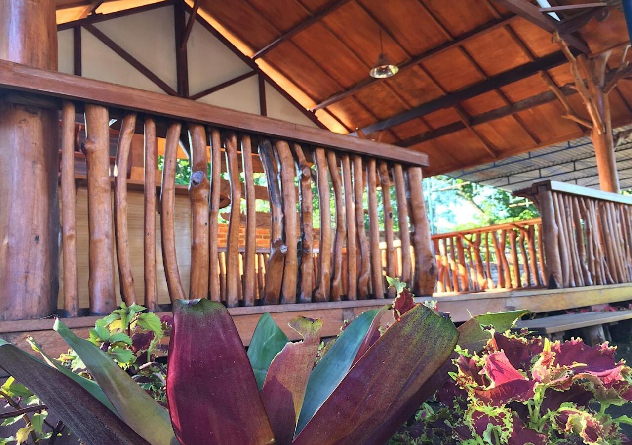 Raffles Inn Labuan Bajo Eksteriør bilde